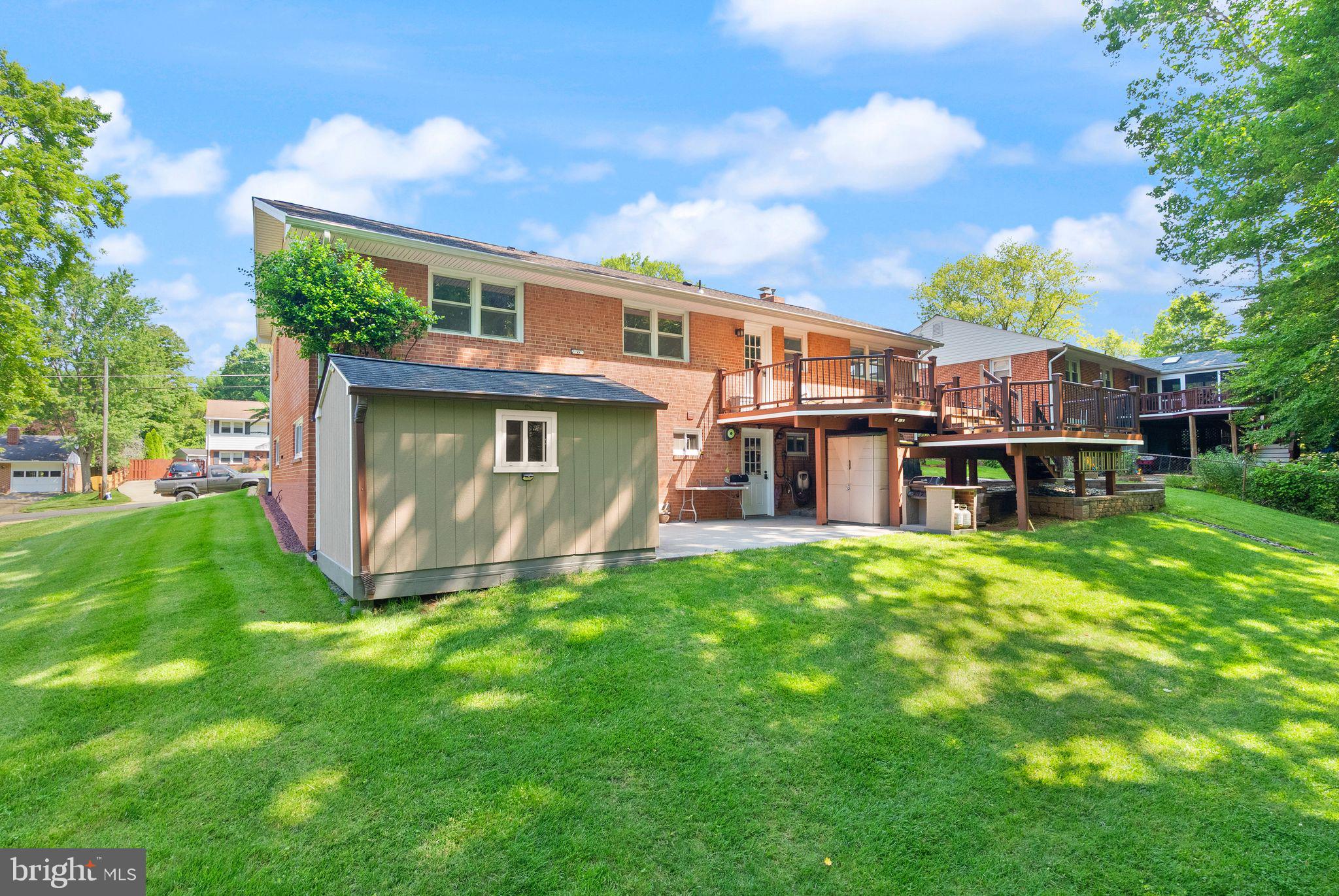 5634 Inverchapel Rd