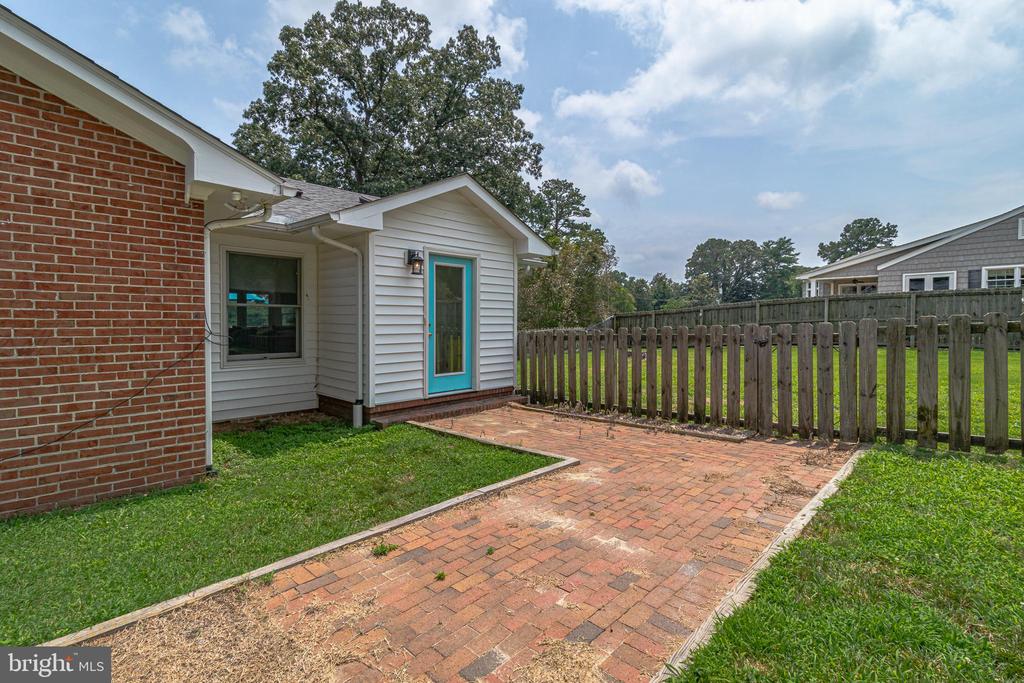 72 Nimcock Rd