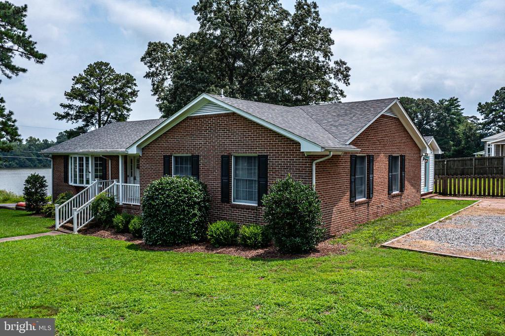 72 Nimcock Rd