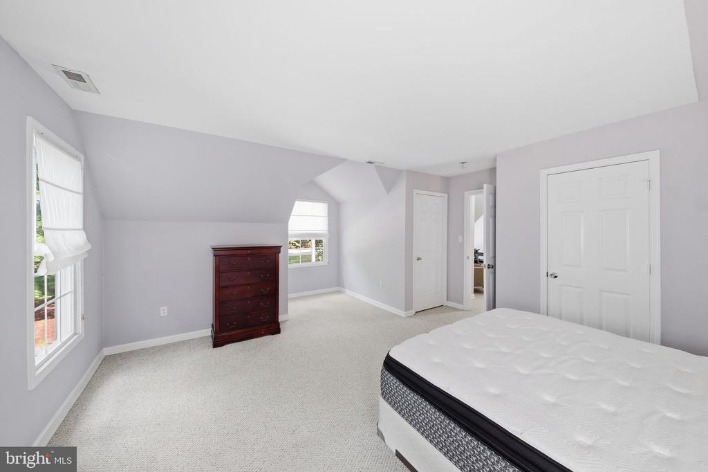 90 SHELL REEF COURT