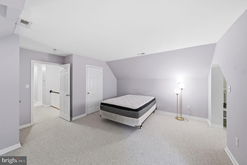 90 SHELL REEF COURT