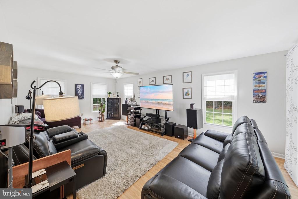 90 SHELL REEF COURT