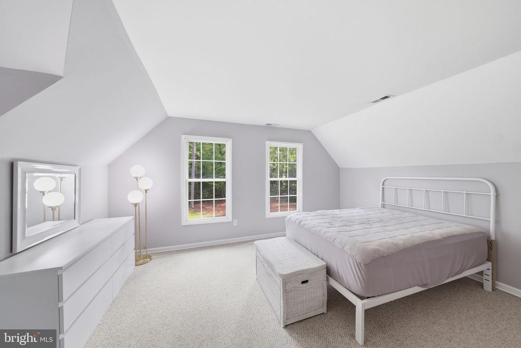 90 SHELL REEF COURT