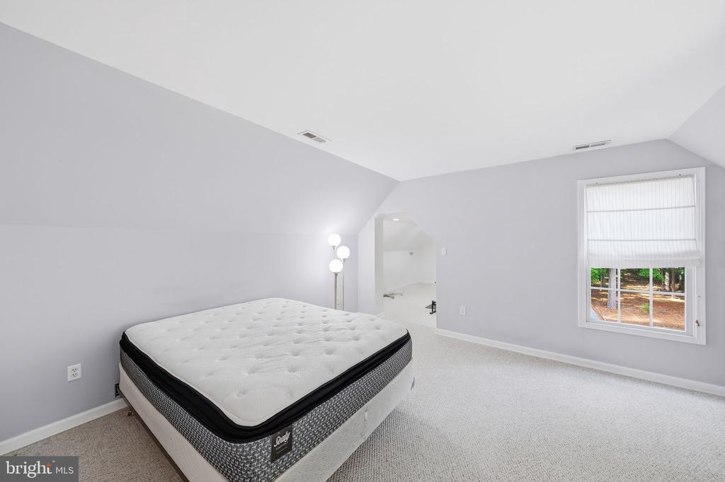 90 SHELL REEF COURT