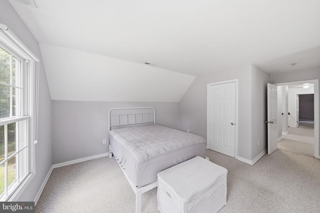 90 SHELL REEF COURT