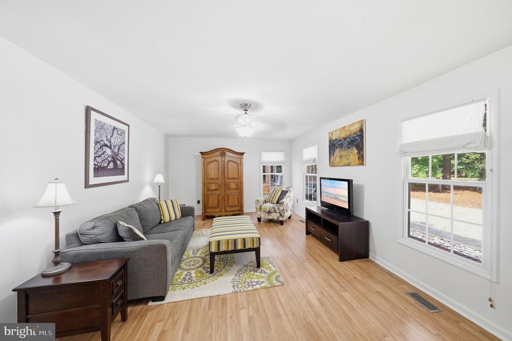 90 SHELL REEF COURT