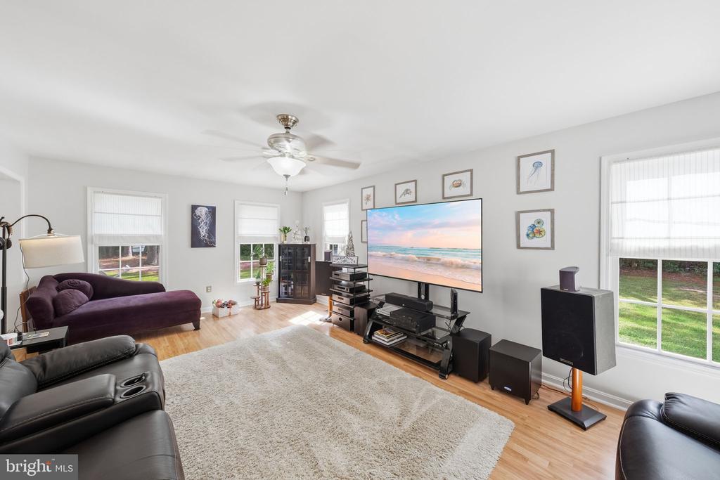 90 SHELL REEF COURT