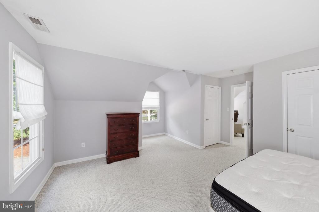 90 SHELL REEF COURT