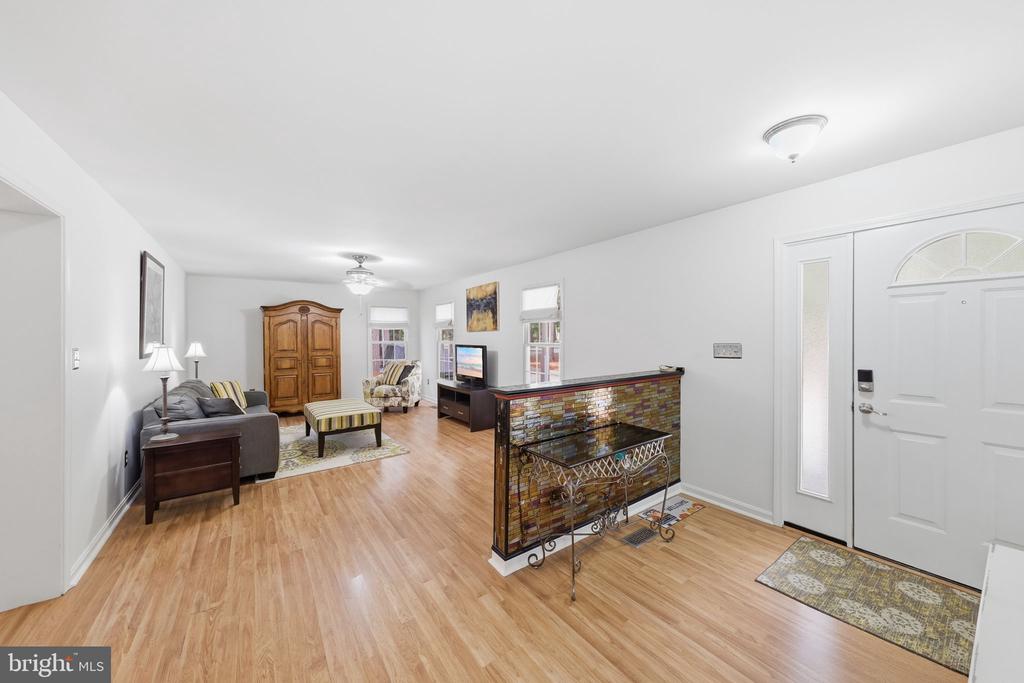 90 SHELL REEF COURT