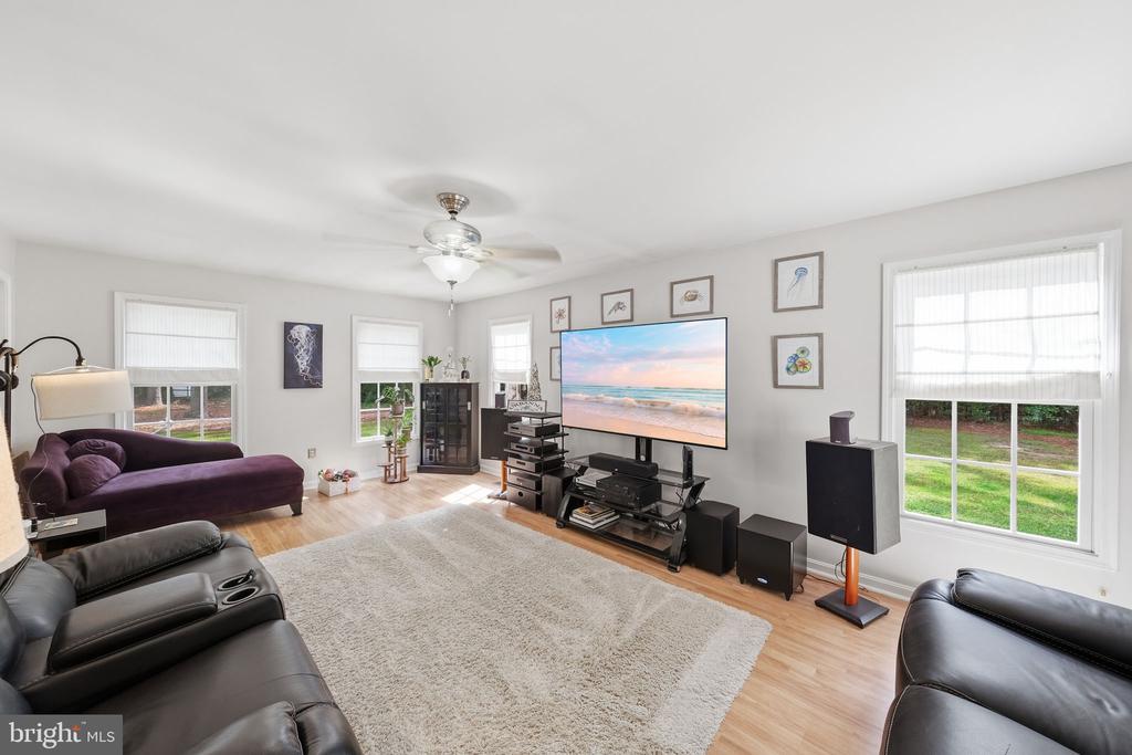 90 SHELL REEF COURT