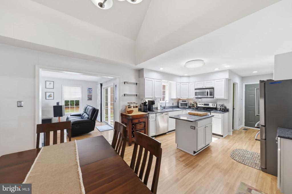 90 SHELL REEF COURT