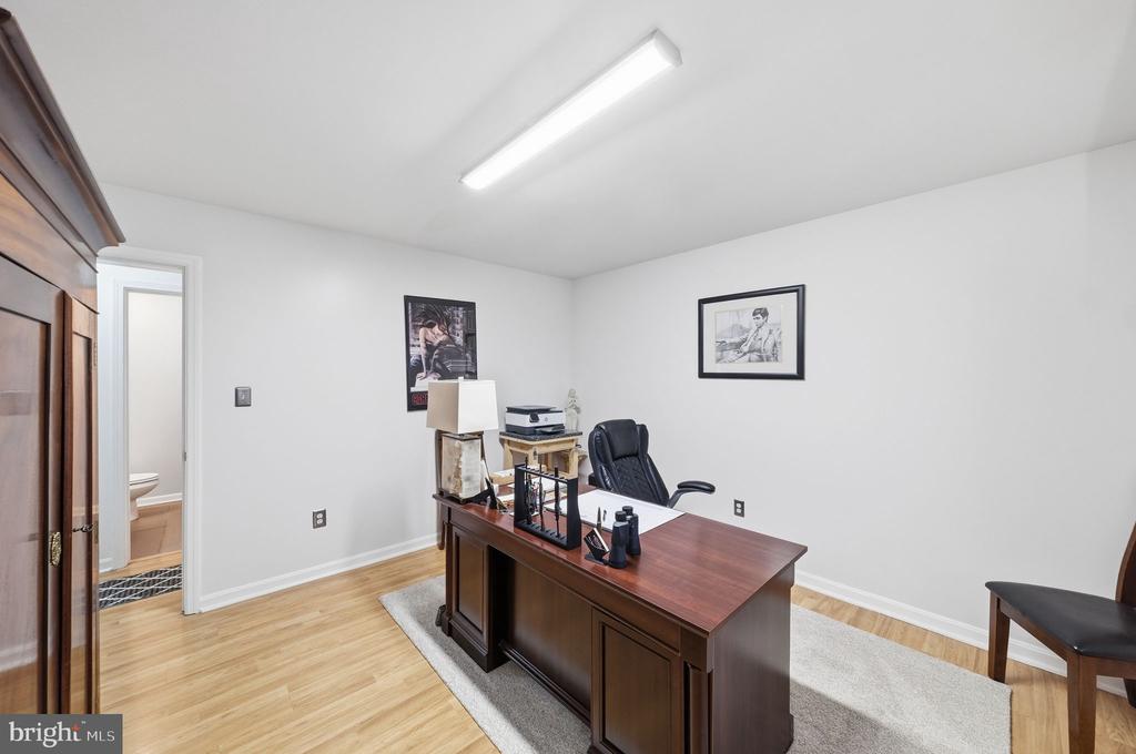 90 SHELL REEF COURT
