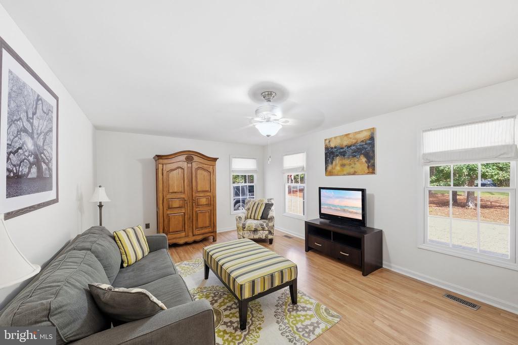 90 SHELL REEF COURT