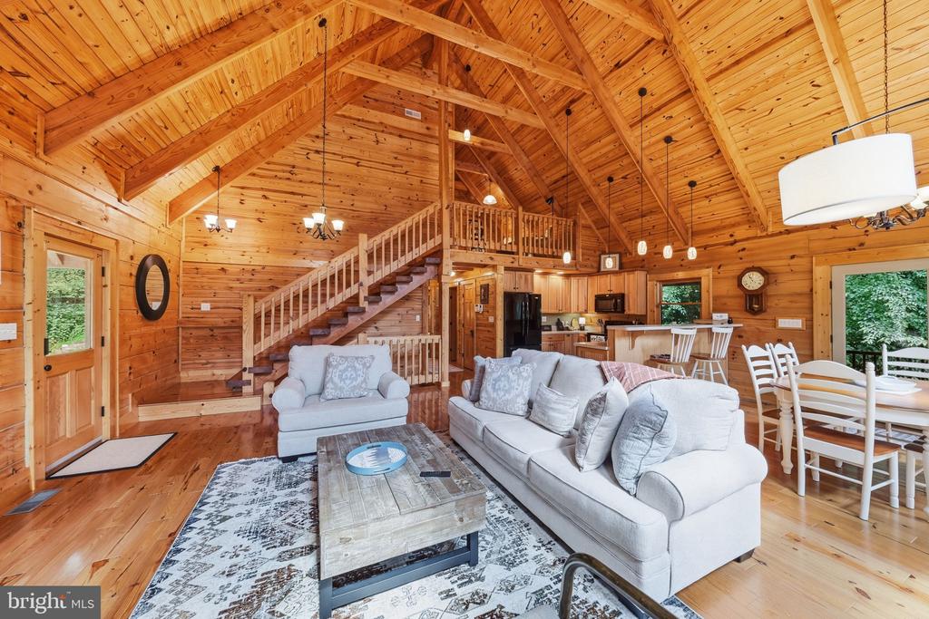 32 SHORELINE DRIVE