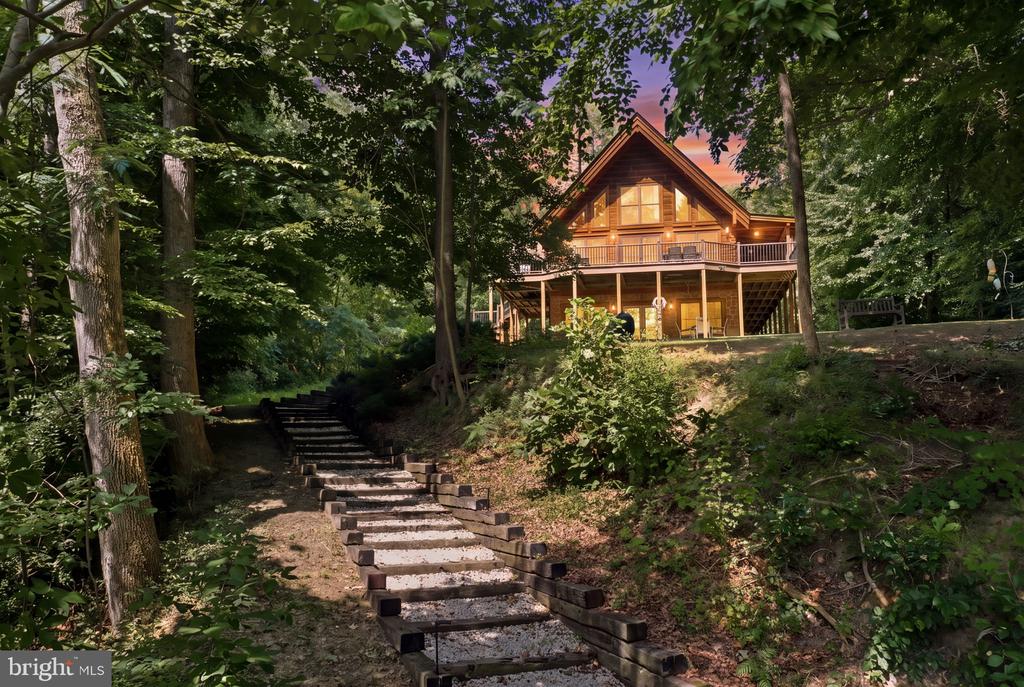 32 SHORELINE DRIVE