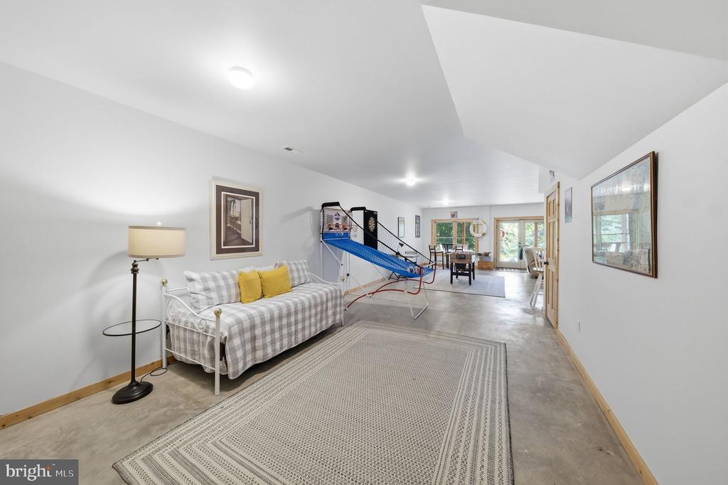 32 SHORELINE DRIVE