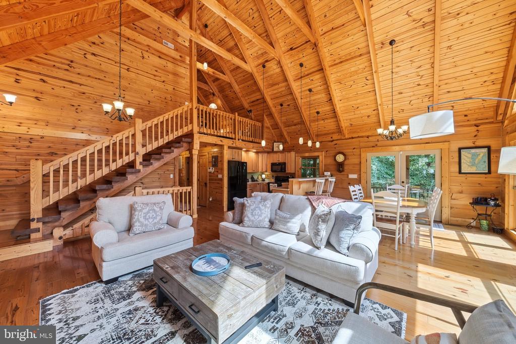32 SHORELINE DRIVE