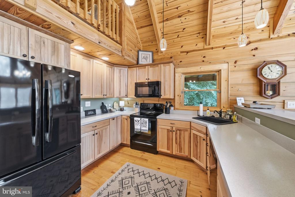 32 SHORELINE DRIVE