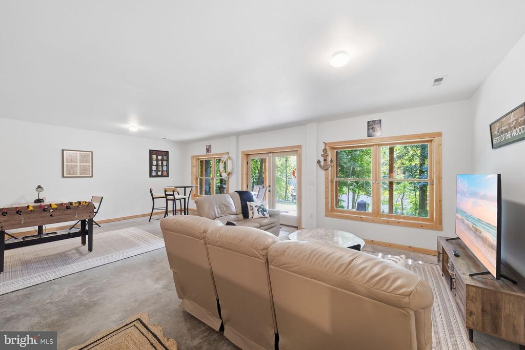 32 SHORELINE DRIVE