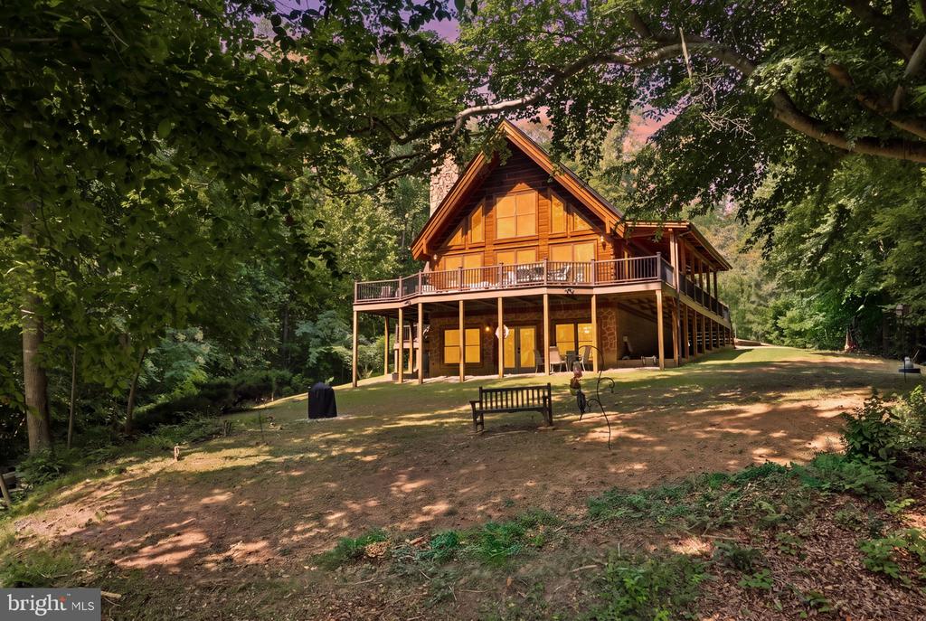 32 SHORELINE DRIVE