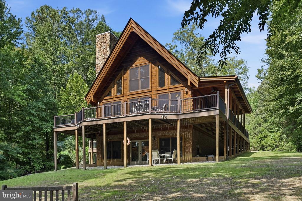 32 SHORELINE DRIVE