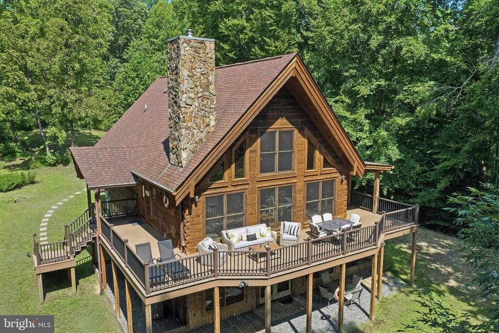 32 SHORELINE DRIVE