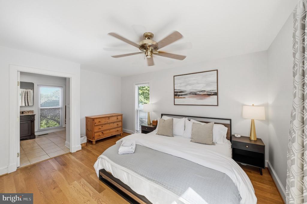 88 CANOE PLACE