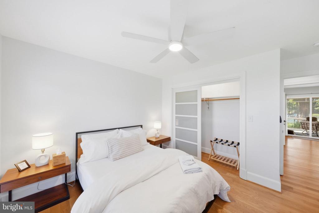 88 CANOE PLACE