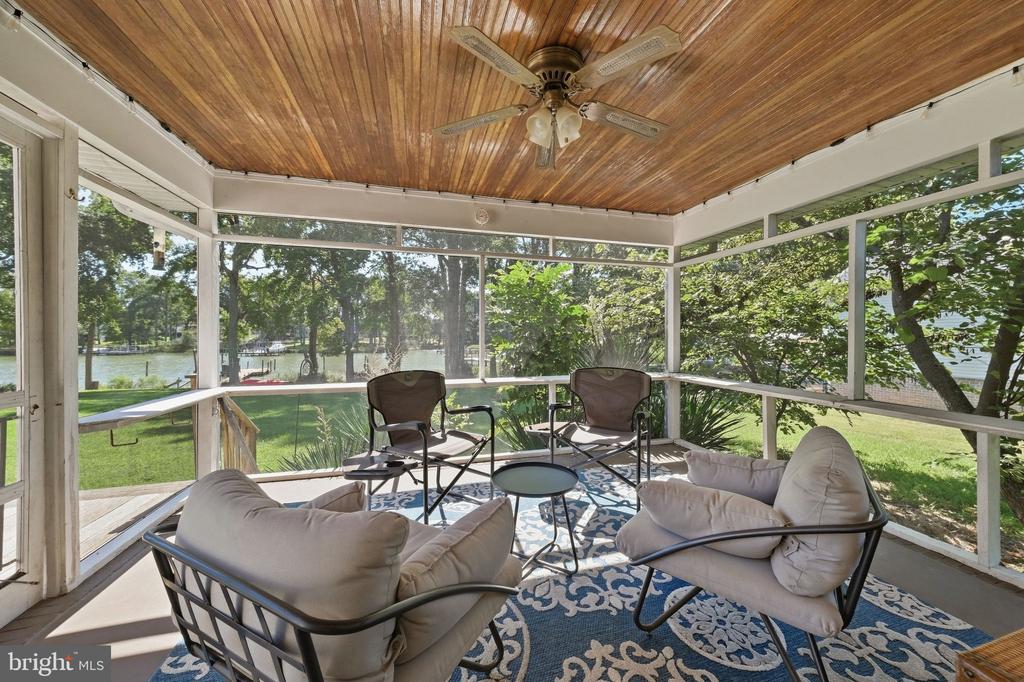 88 CANOE PLACE