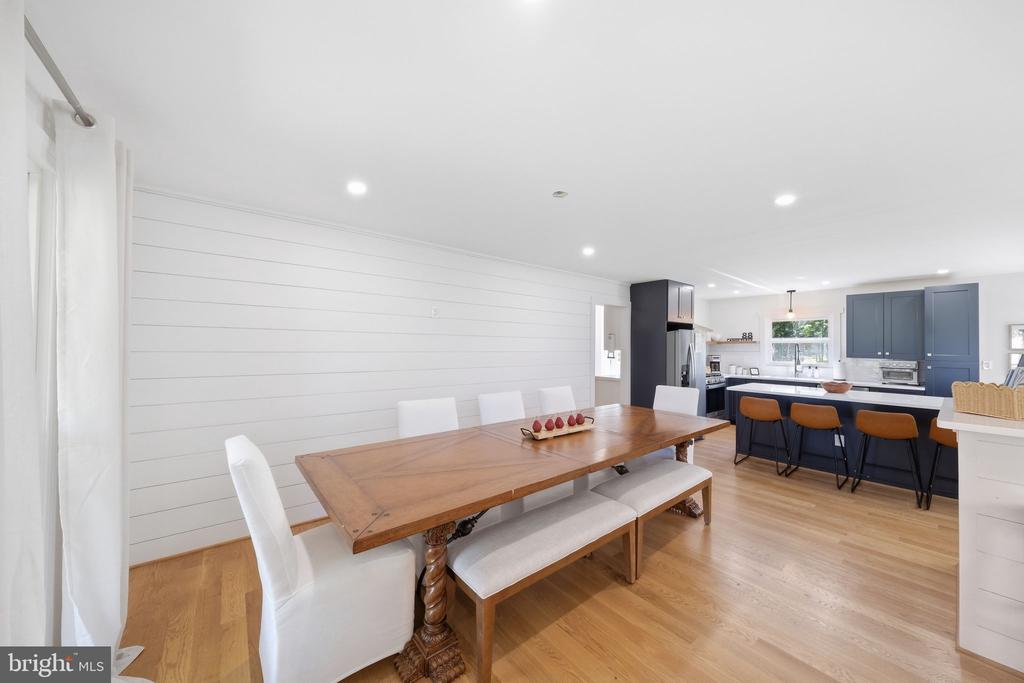 88 CANOE PLACE