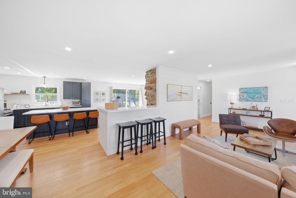 88 CANOE PLACE
