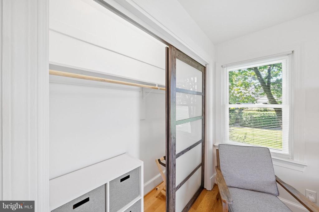 88 CANOE PLACE