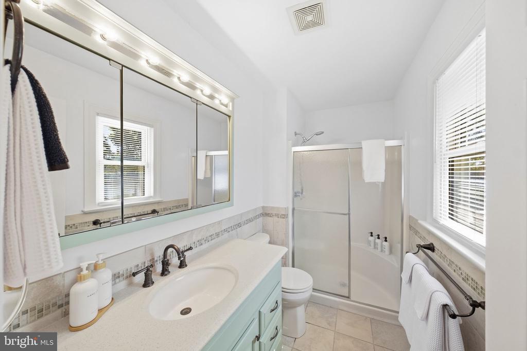 88 CANOE PLACE