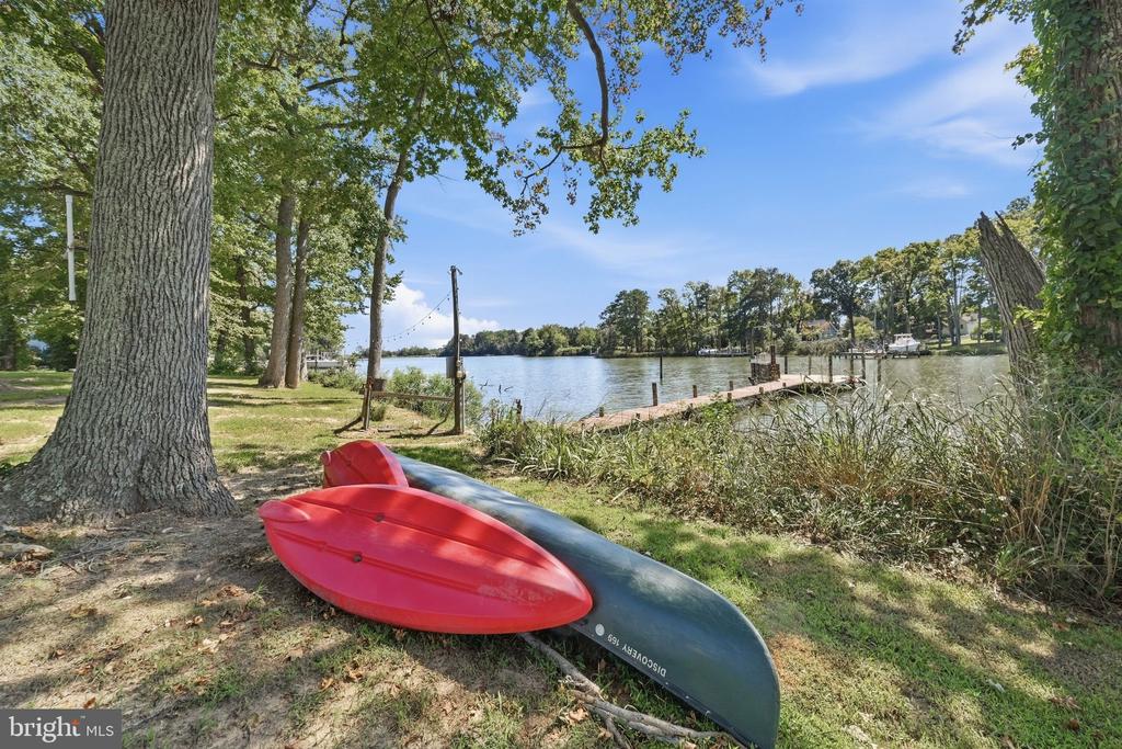 88 CANOE PLACE