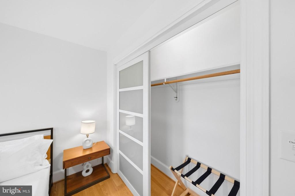88 CANOE PLACE