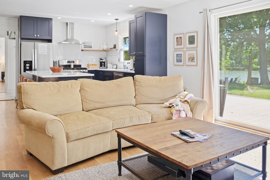 88 CANOE PLACE