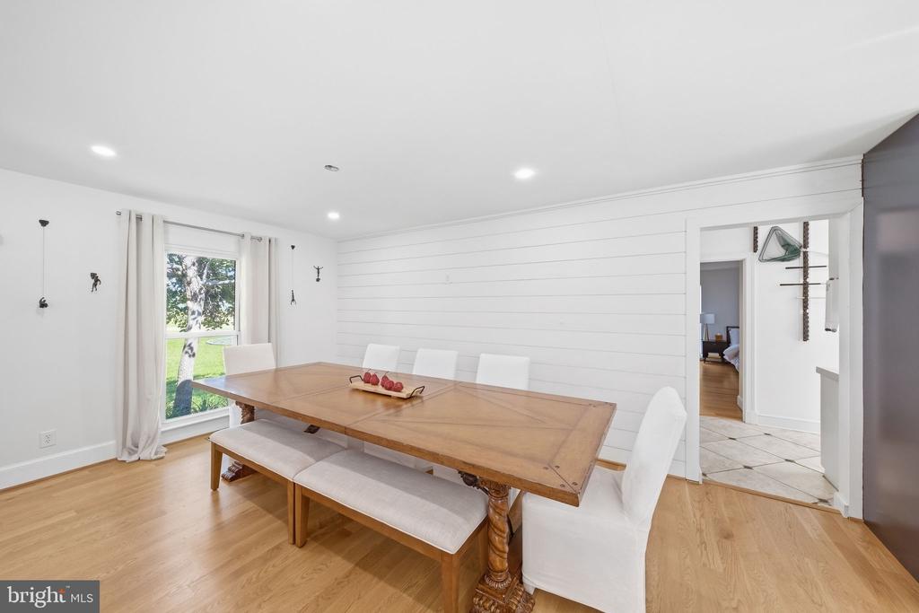 88 CANOE PLACE
