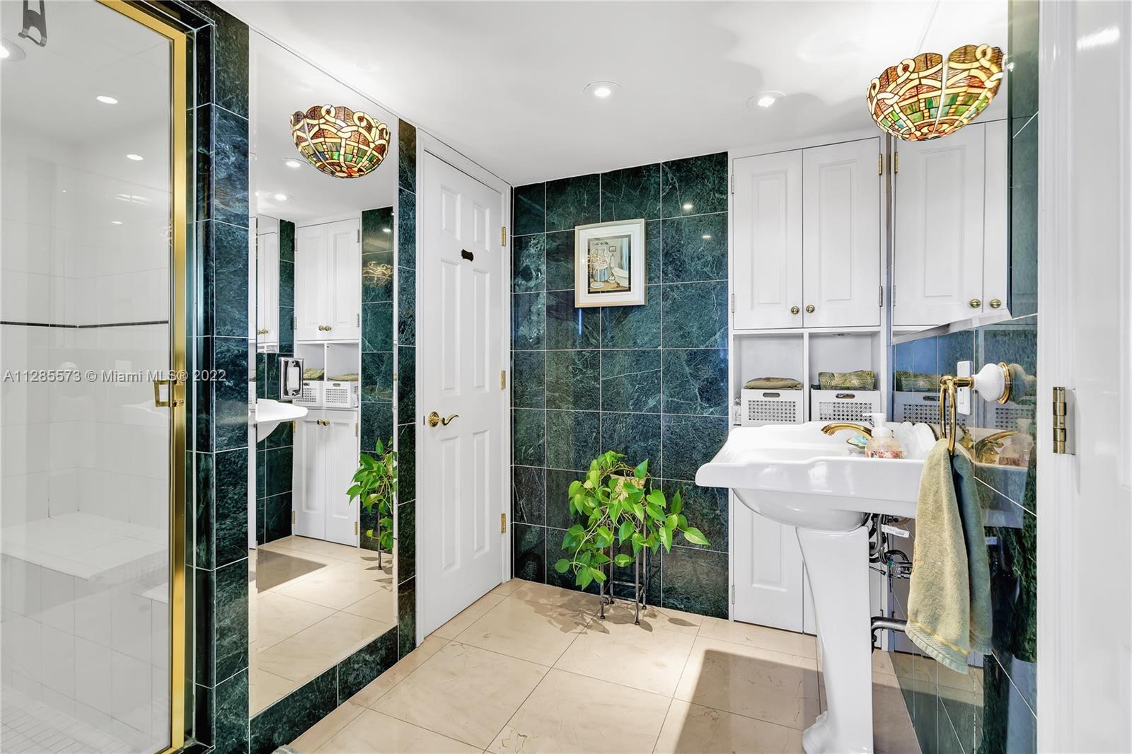 911 E Ponce De Leon Blvd # 1602