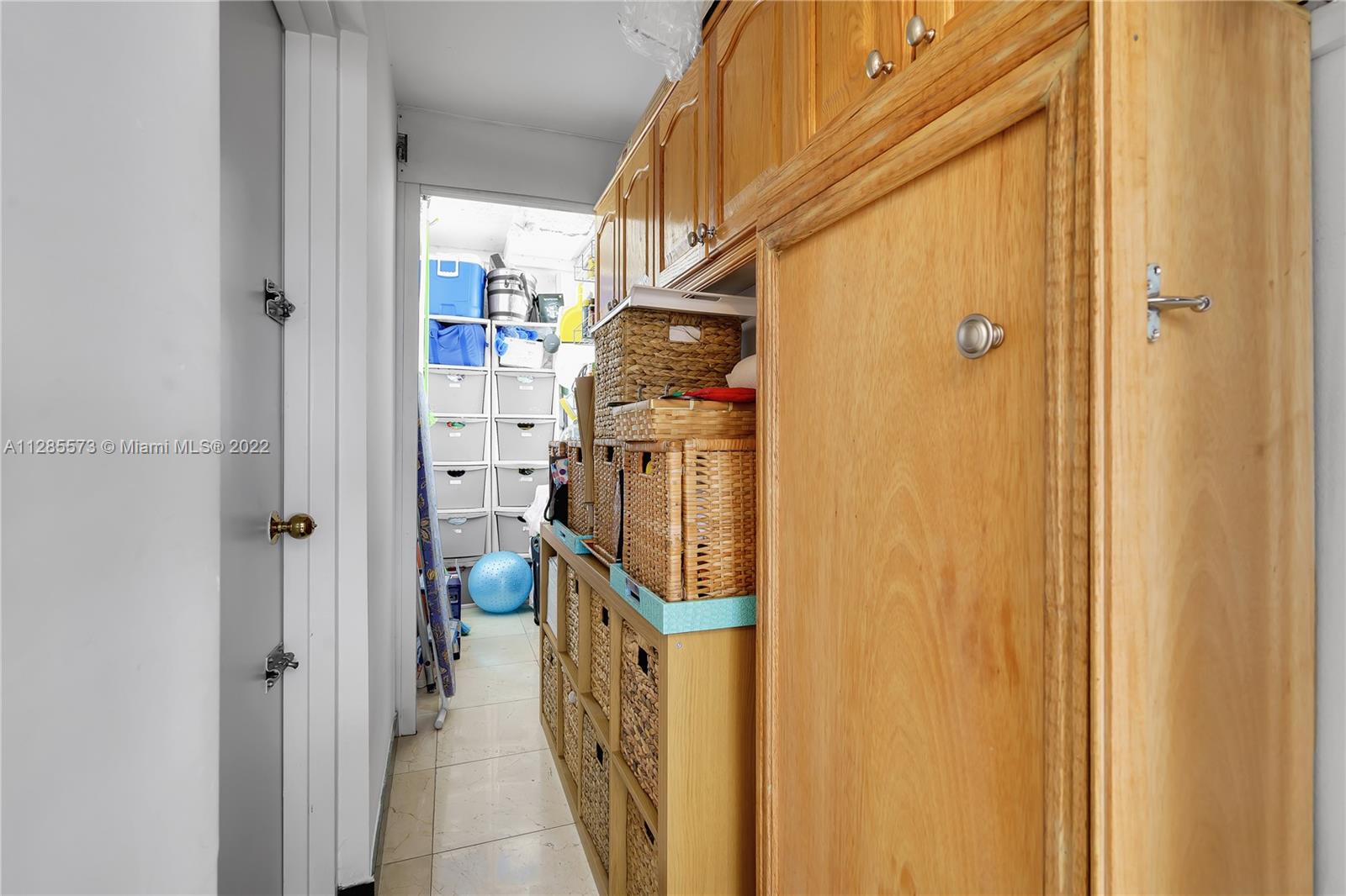 911 E Ponce De Leon Blvd # 1602