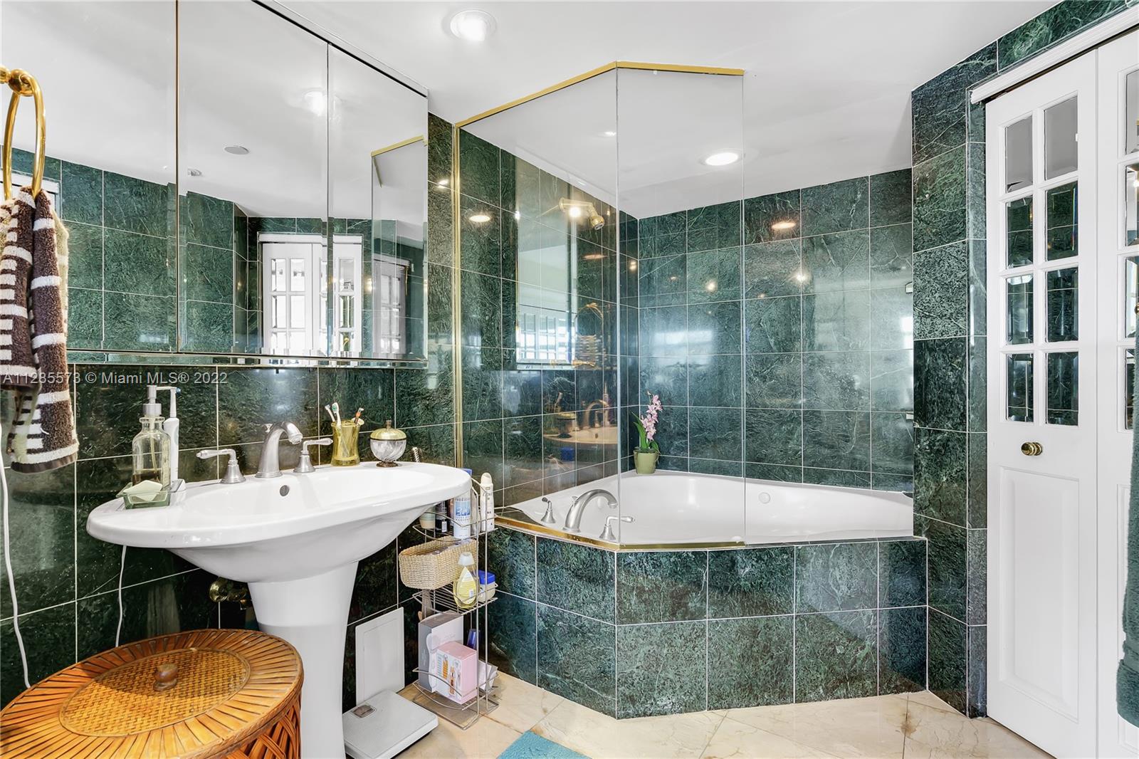 911 E Ponce De Leon Blvd # 1602