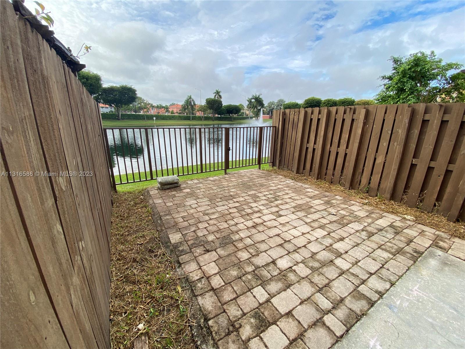 8620 NW 3rd Ln # 508