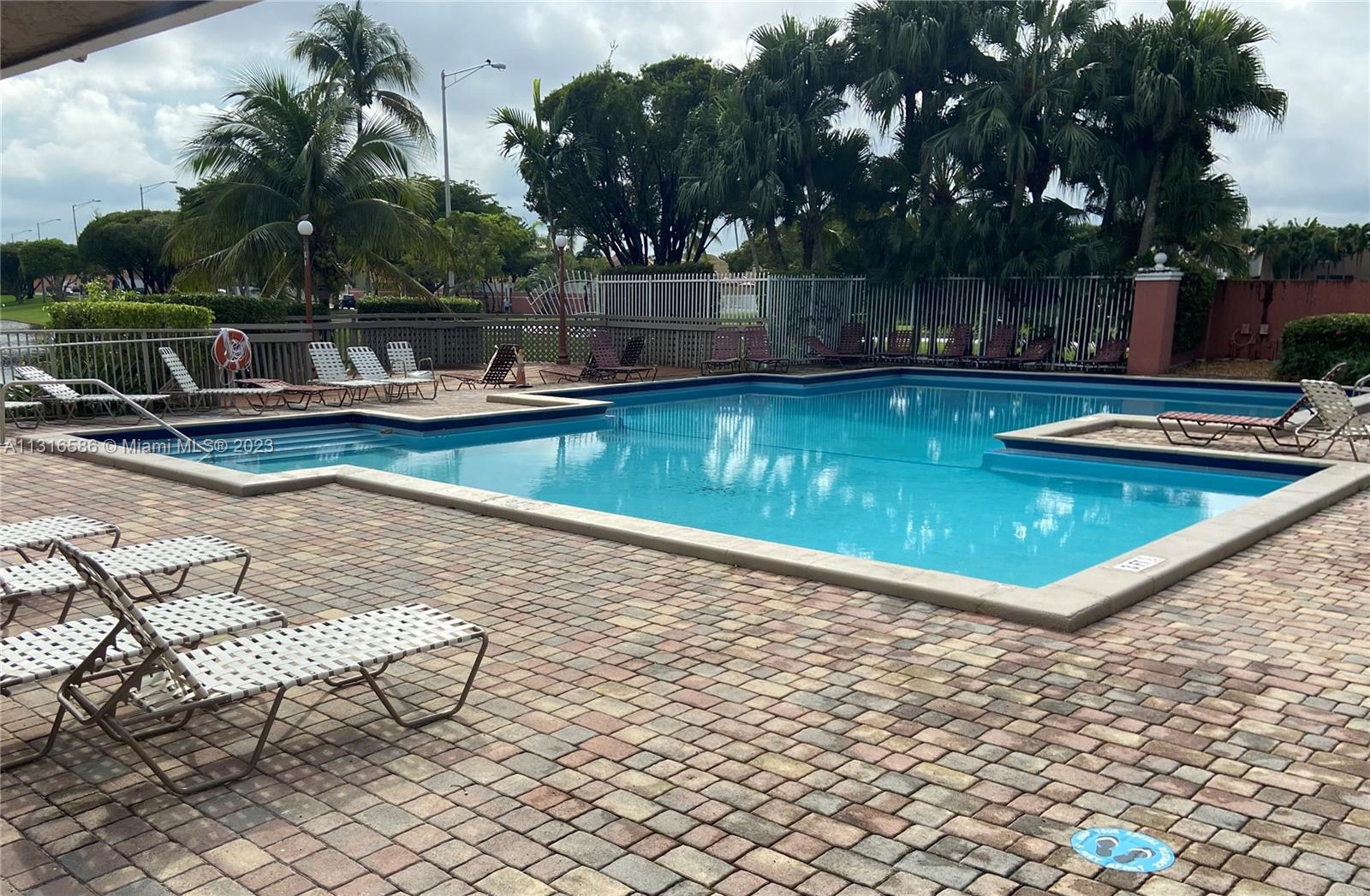 8620 NW 3rd Ln # 508