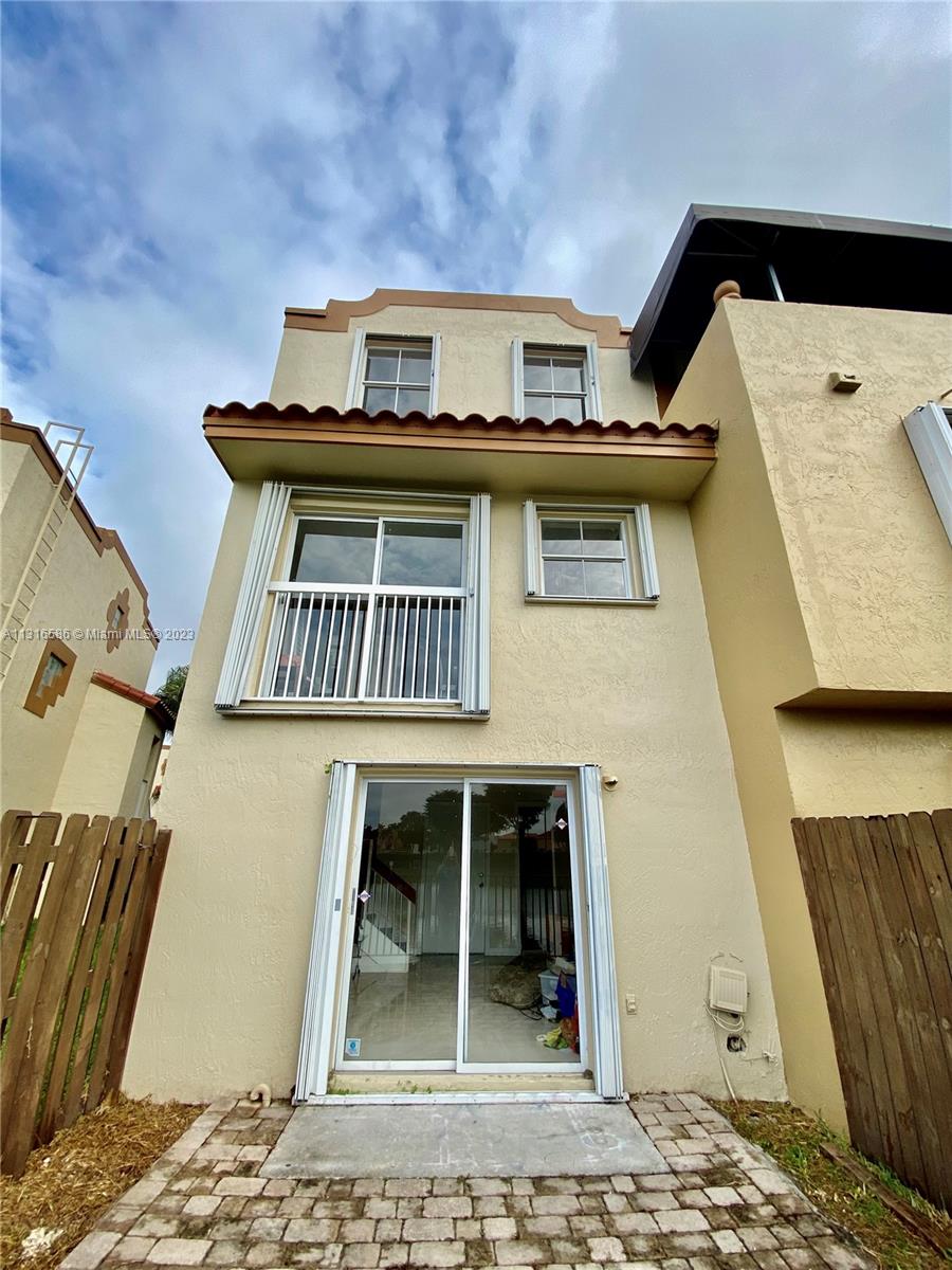 8620 NW 3rd Ln # 508