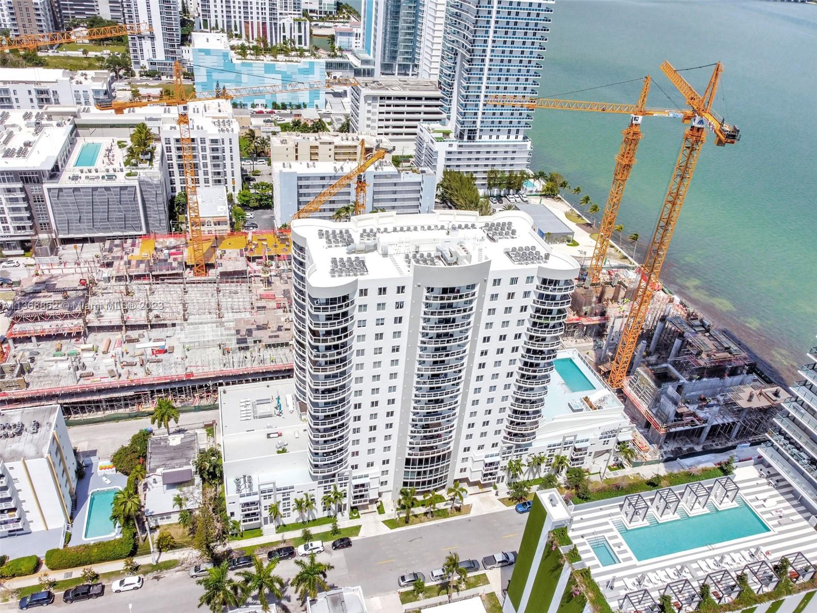 601 NE 23rd St # 1403