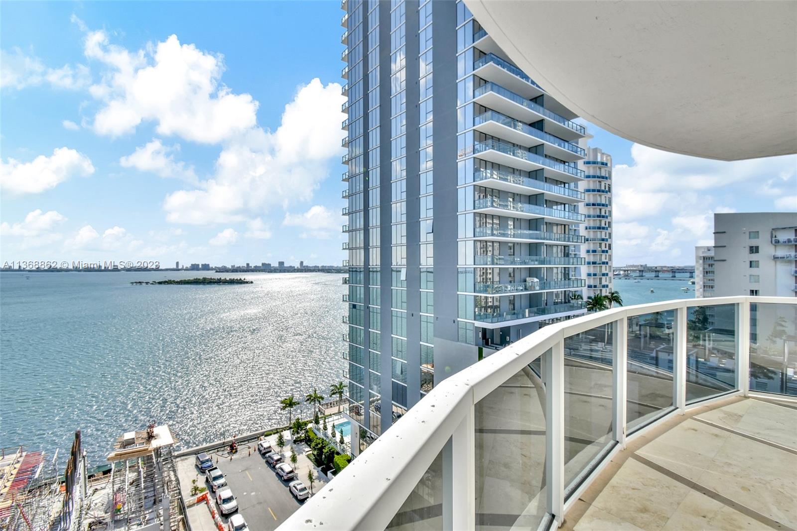 601 NE 23rd St # 1403