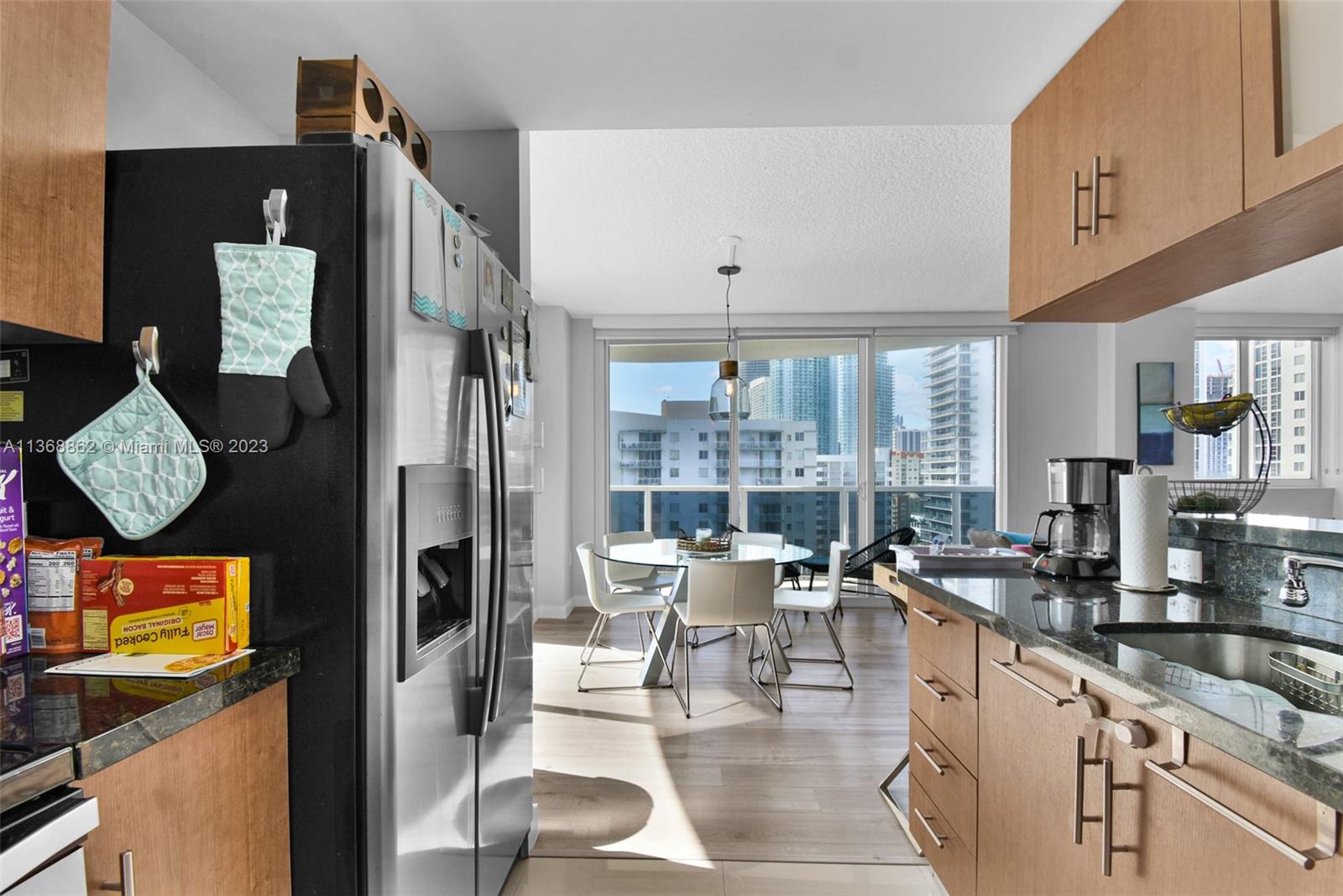 601 NE 23rd St # 1403