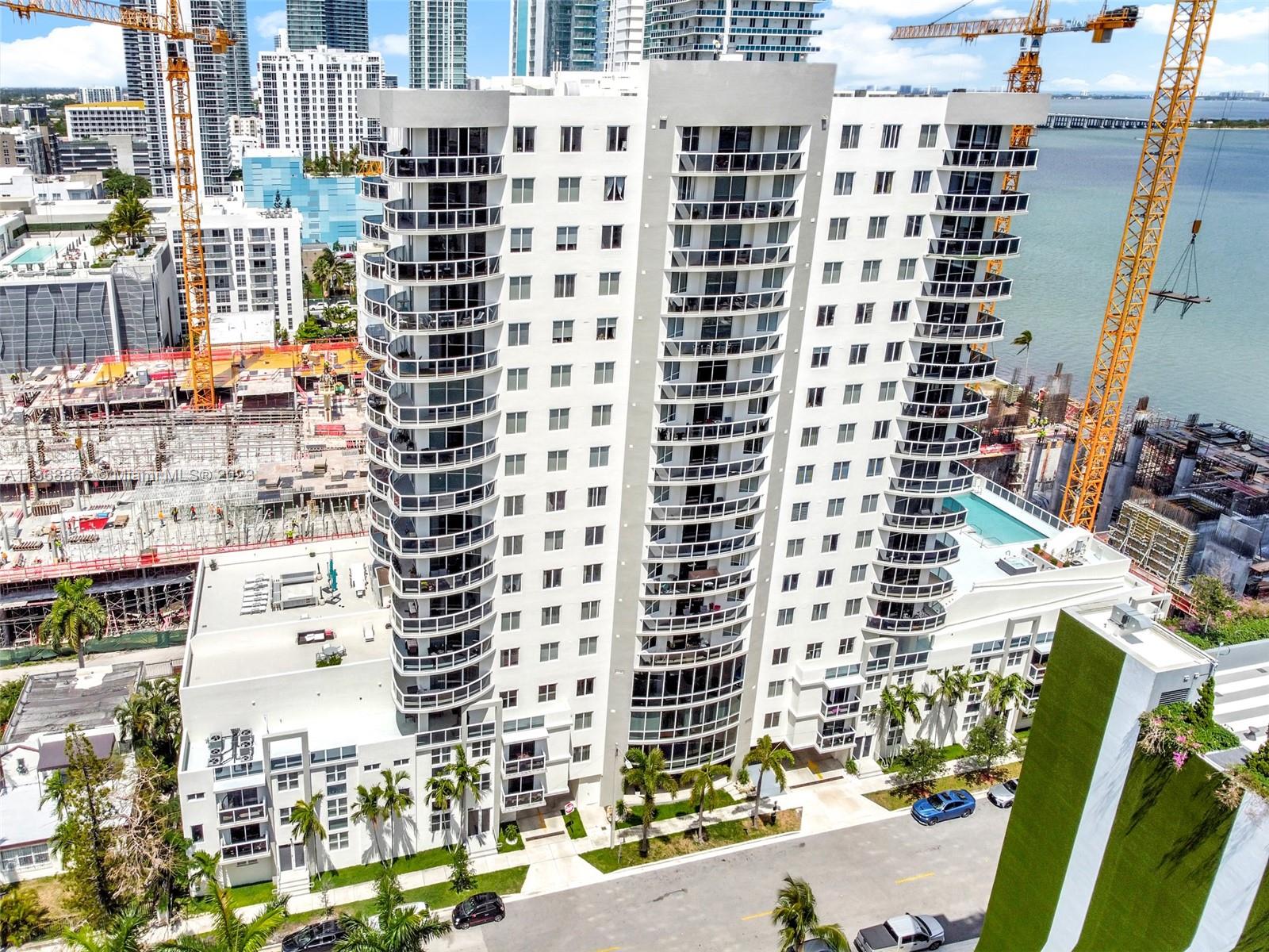 601 NE 23rd St # 1403