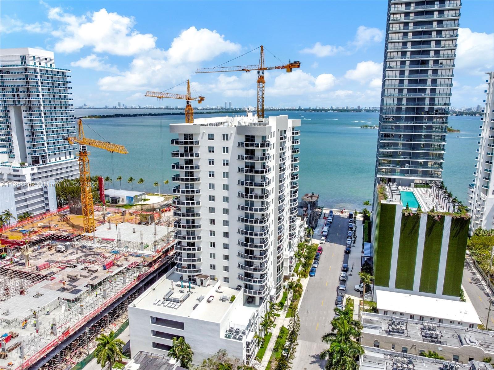 601 NE 23rd St # 1403