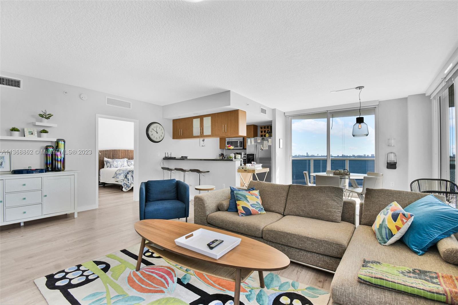 601 NE 23rd St # 1403