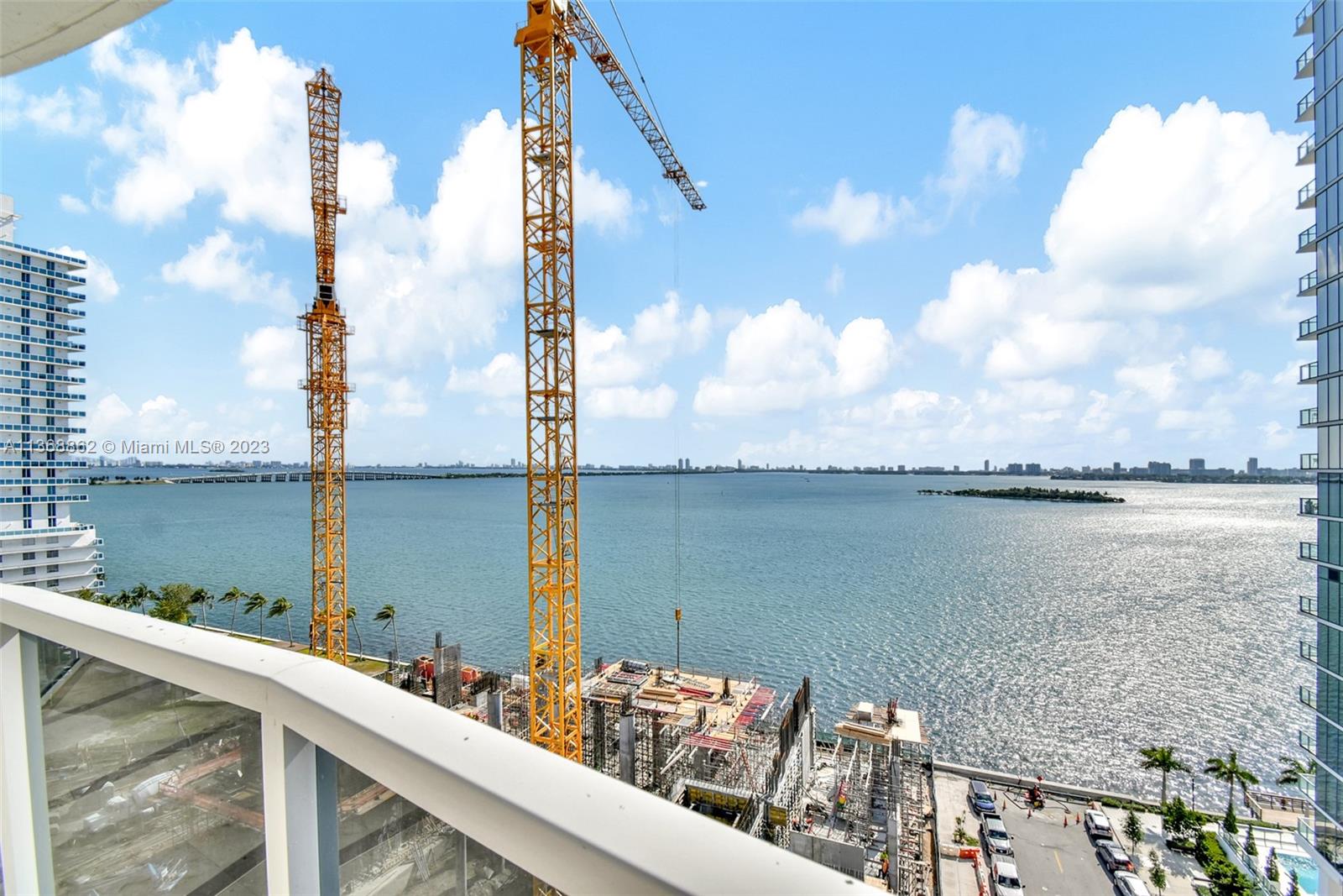 601 NE 23rd St # 1403